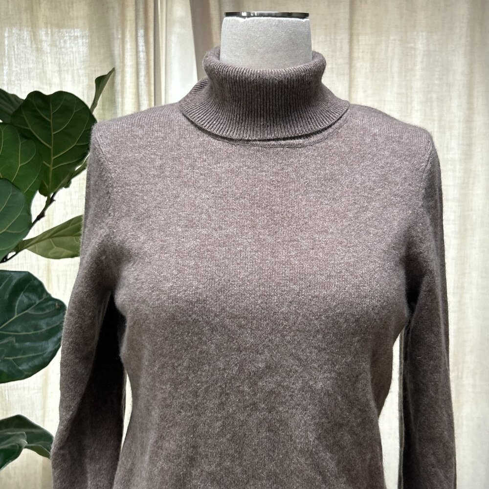 100% Cashmere Turtleneck Sweater Neutral Minimalist Capsule Wardrobe Womens M - Picture 5 of 11